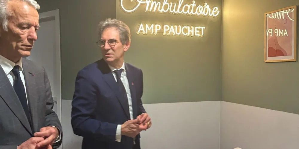 Patrick Martin en visite à la Clinique Victor Pauchet à Amiens