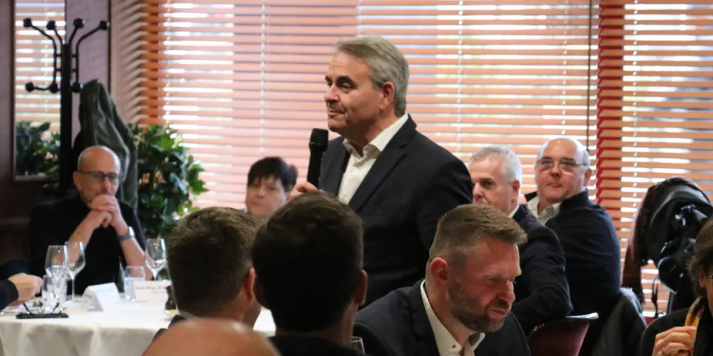 [RETOUR EN IMAGES] DEJEUNER AVEC XAVIER BERTRAND